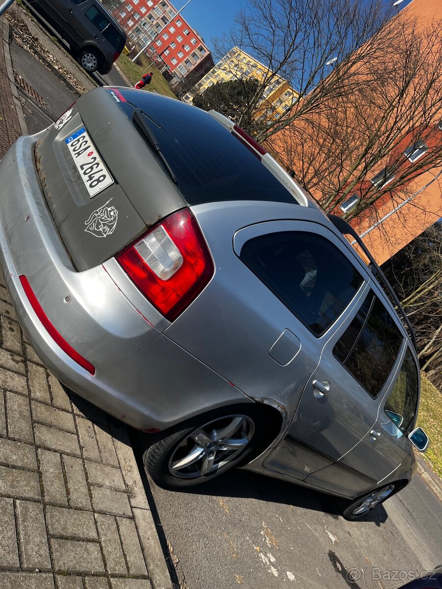 Škoda Octavia 2 1.9TDI 77KW (110KW) RS paket - 4
