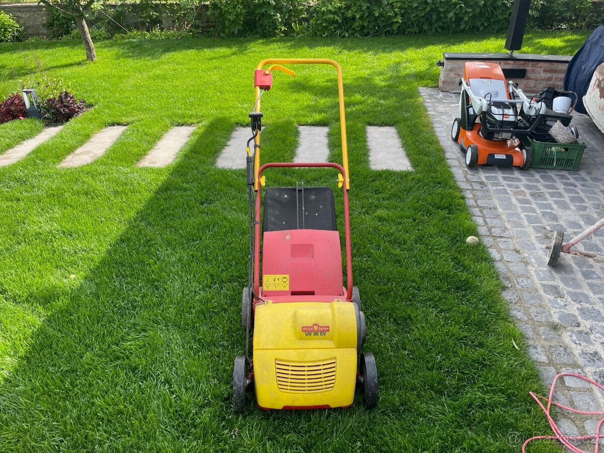 Prodám zahradní vertikutátor Wolf Garten UV30 - 4