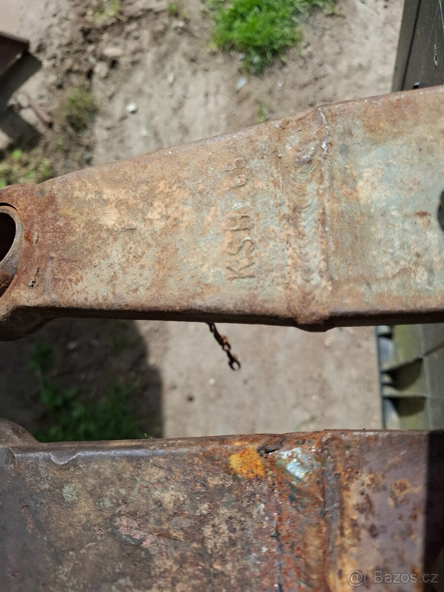 Prodám ramena na traktor. - 4