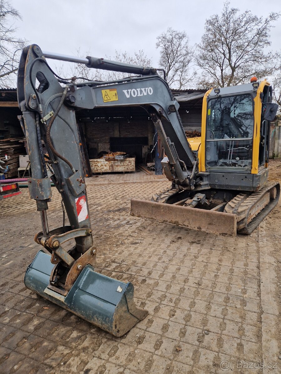 PRODÁM PÁSOVÝ MINIBAGR VOLVO ECR58 PLUS R.V 2007 - 4