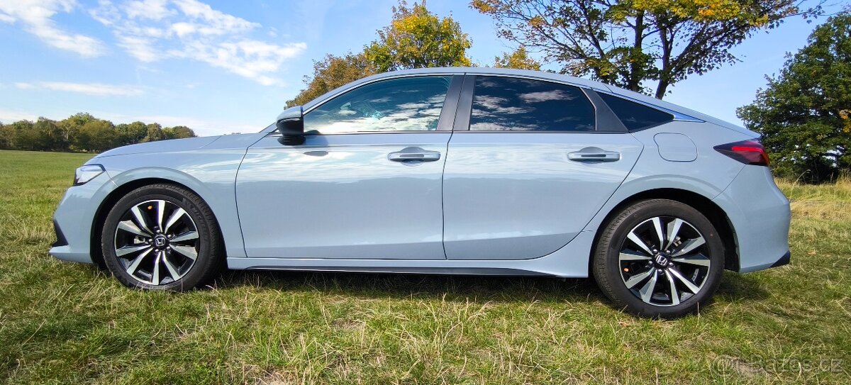 Honda Civic 2.0 Hybrid/139kw/spotřeba 3,2 - 5L - 4