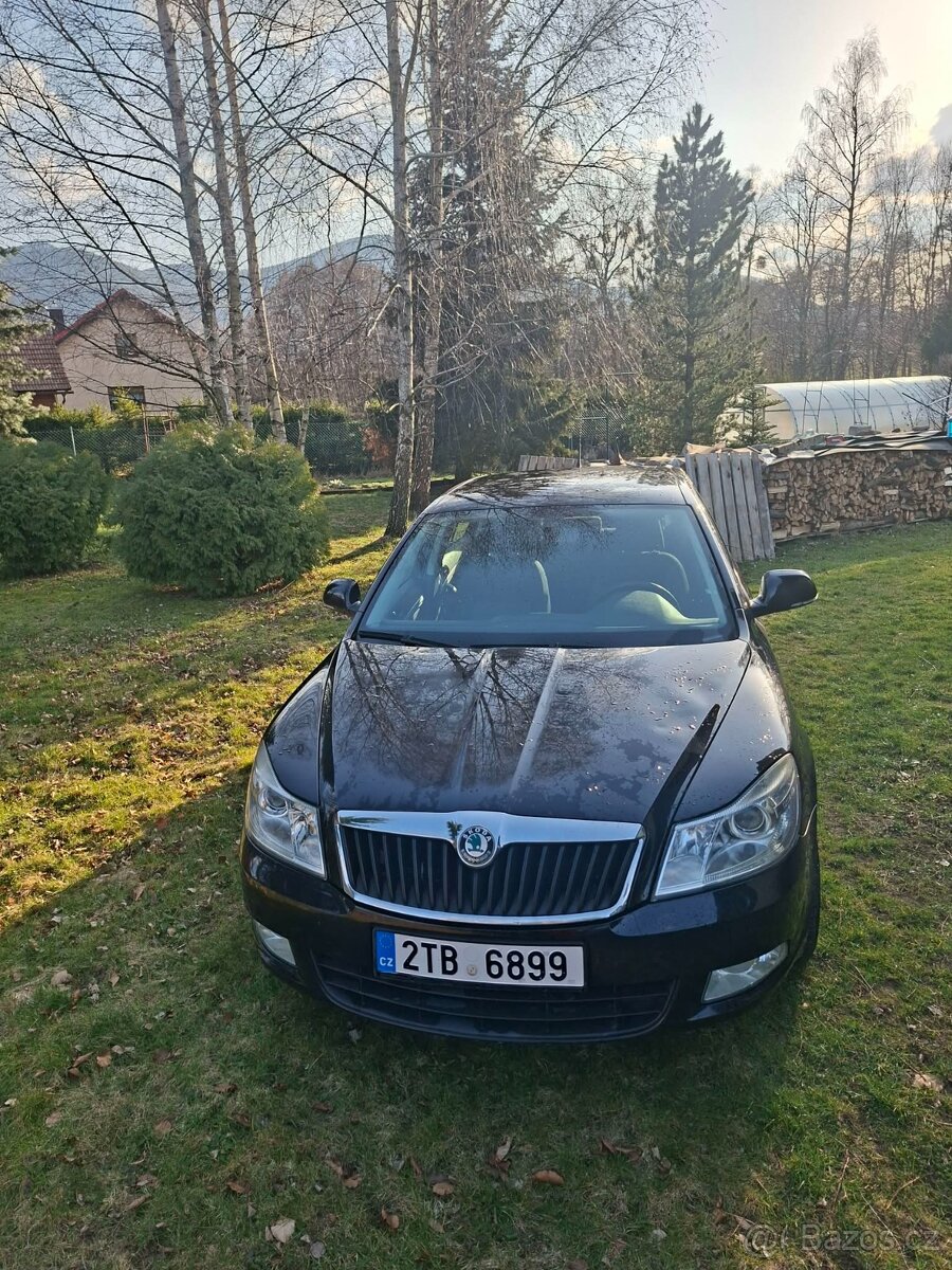 Škoda Octavia TSi černá barva - 4