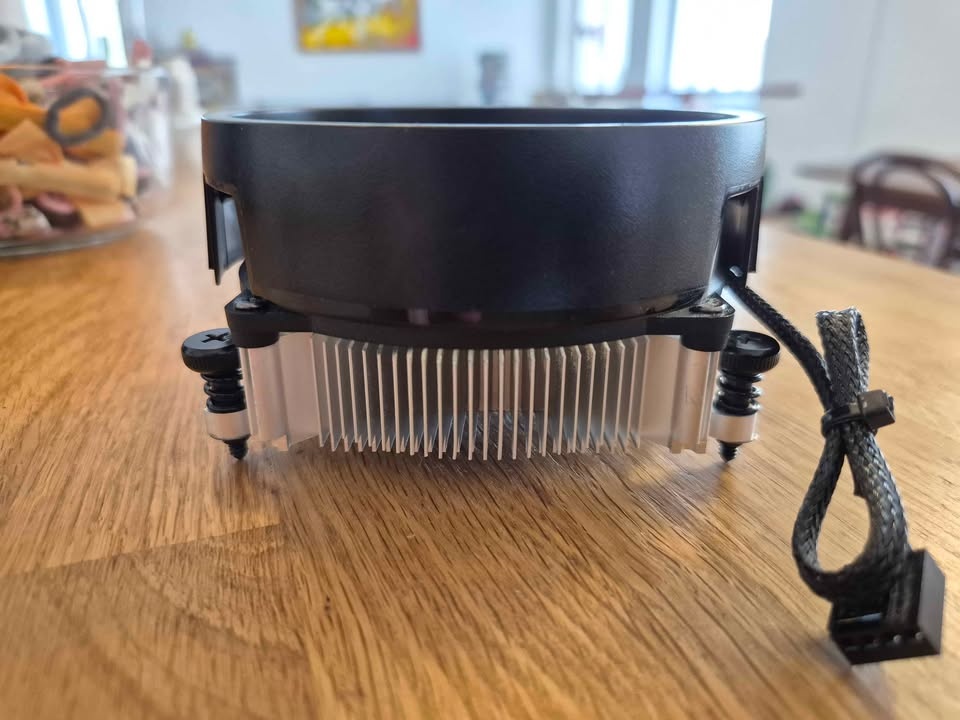 AMD Wraith Stealth – chladič na CPU AMD Ryzen - 4