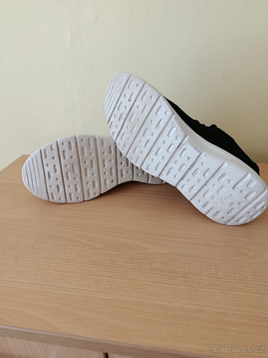 BOTASKY černé vel. 40 - výborný stav - 4