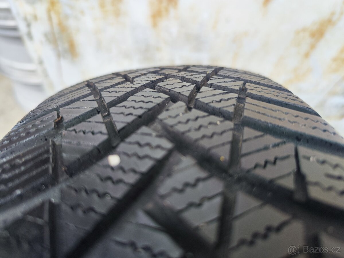 Zimné pneu = 185/65 R15 = HANKOOK - 4