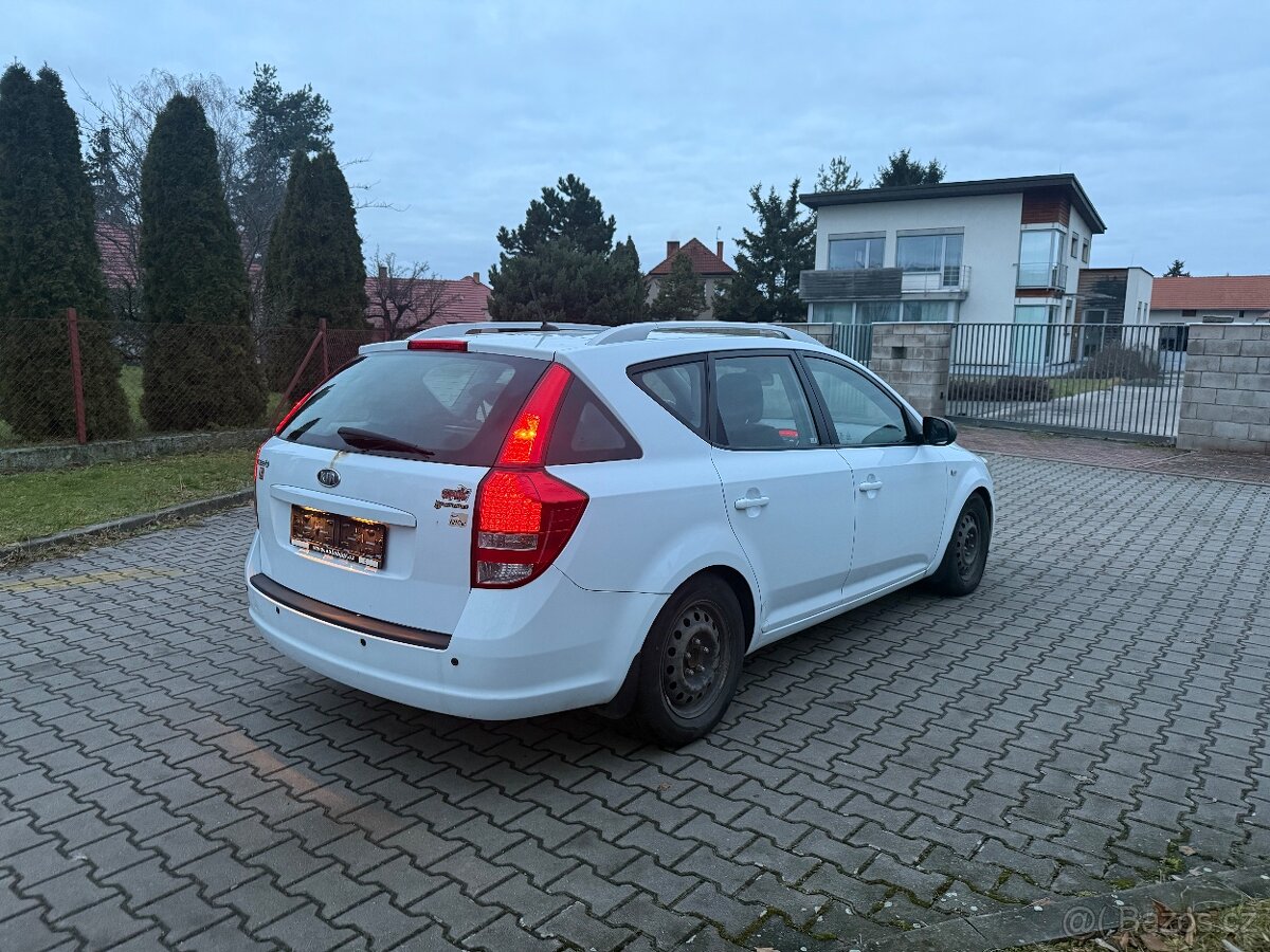 KIA Ceed 1.4 77kW - r.v. 2011 - náhradní díly - 4