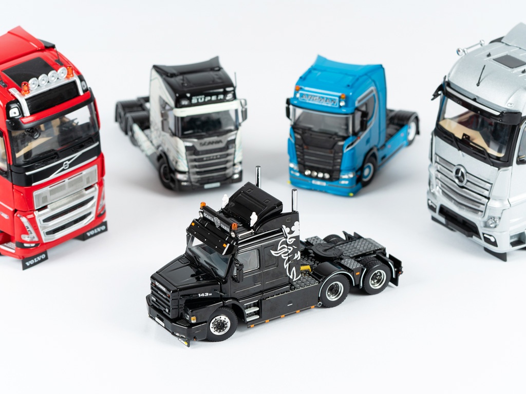 Kovový model kamion SCANIA 3 SERIES TORPEDO STREAMLINE 6x2 - 4