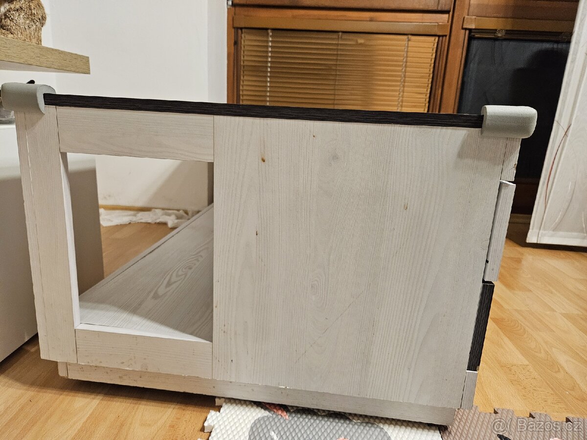 Konferenční stolek - 4