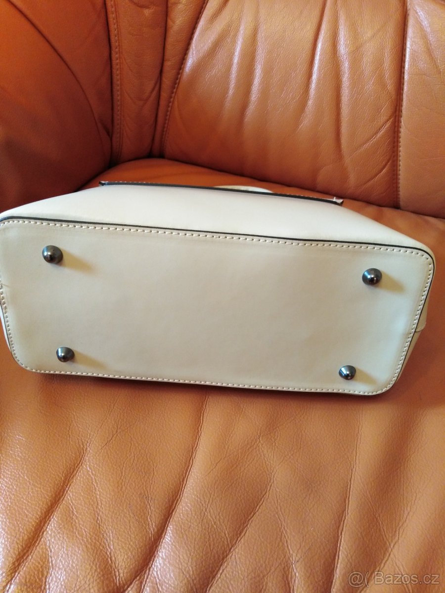 Malá, krásná kabelka béžová - 4