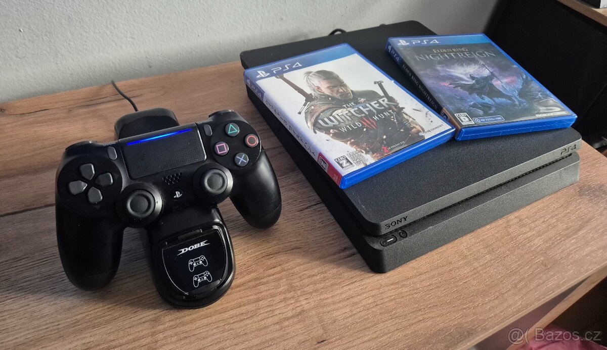 PlayStation 4 - 4