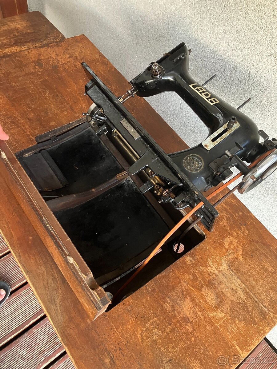 Šlapací šicí stroj - 4