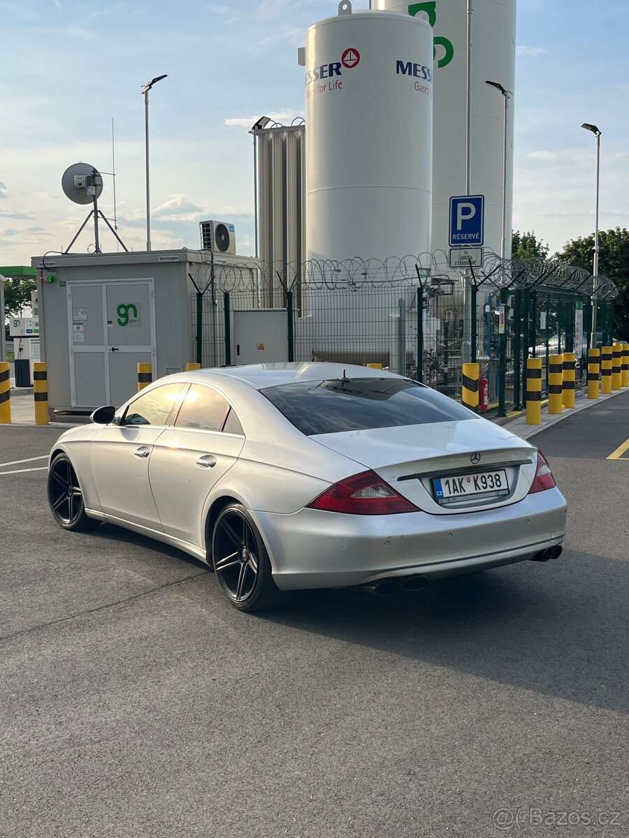 Mercedes CLS - 4