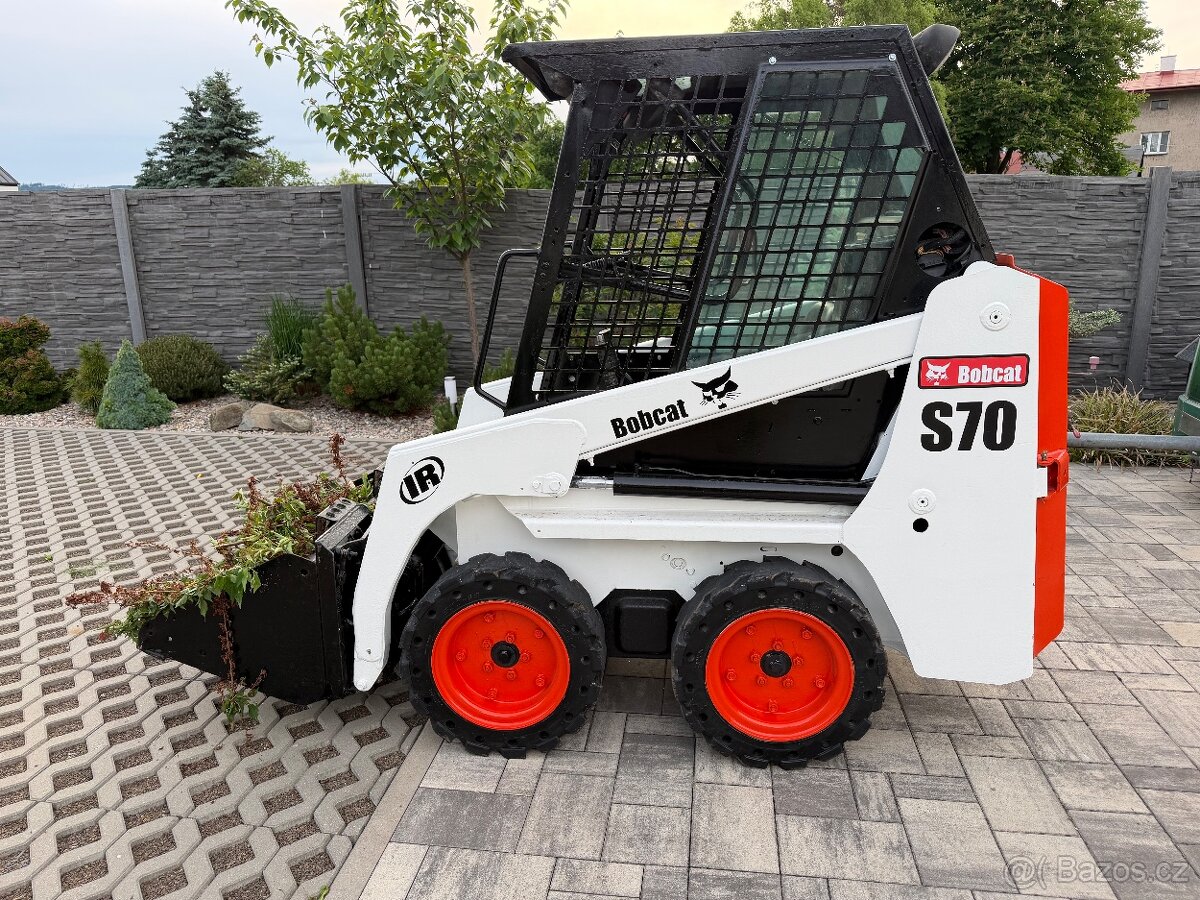 Bobcat S70 smykový nakladač - 4