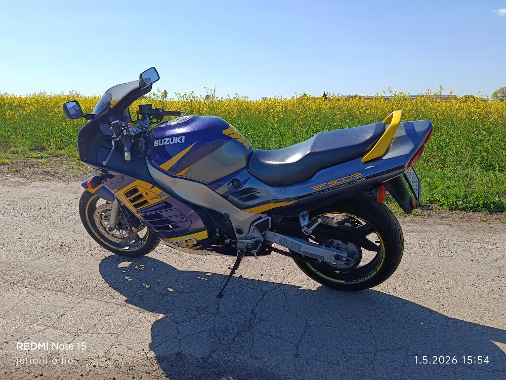 Suzuki RF 900 R - 4