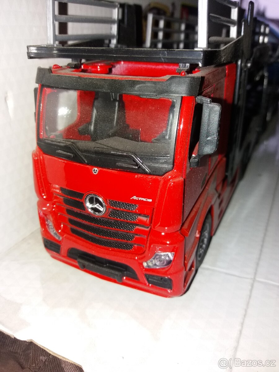 Model Bburago Mercedes-Benz Actros 1:43 - 4