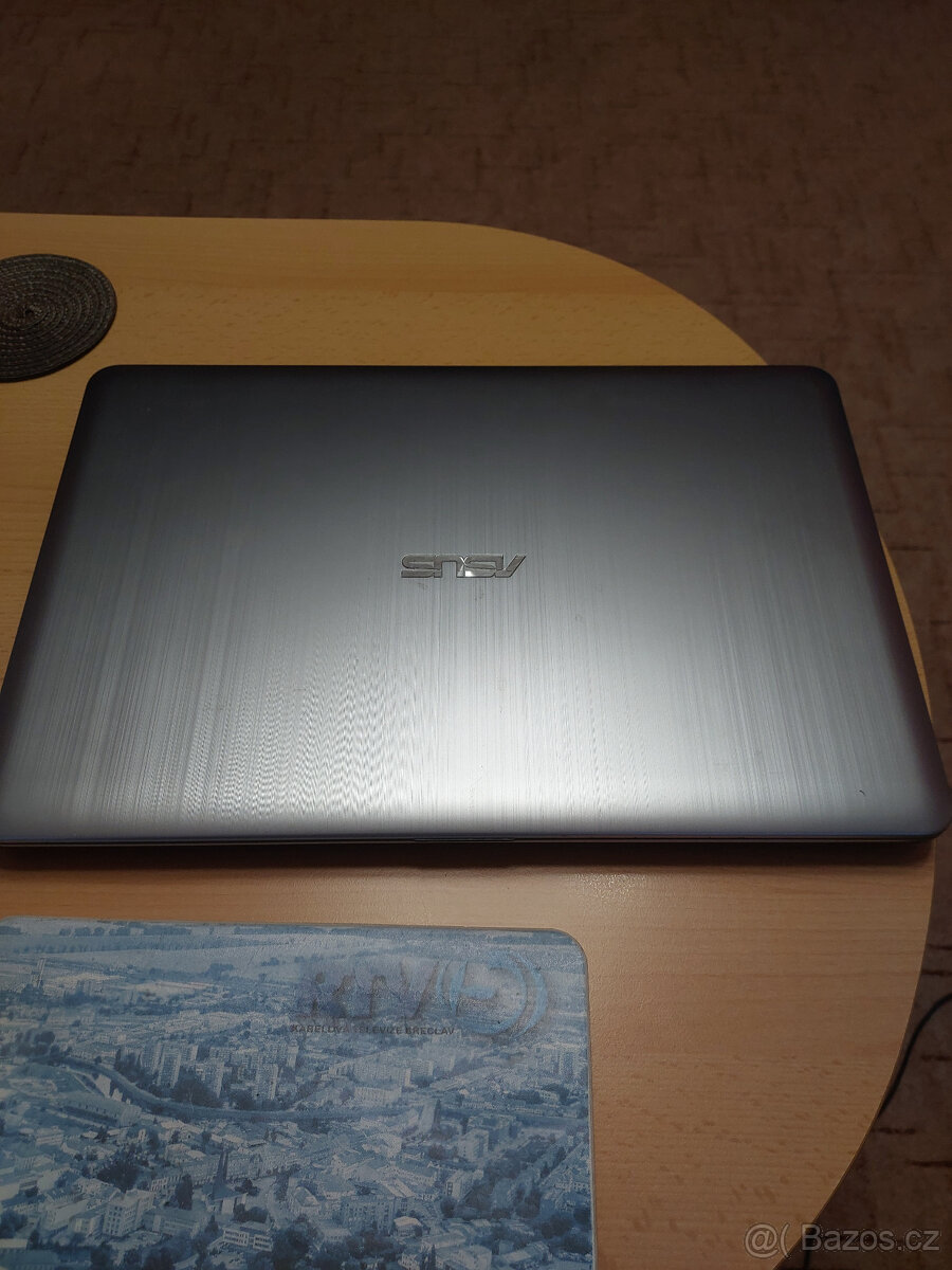 Asus VivoBook X540UAR Stav nového - 4