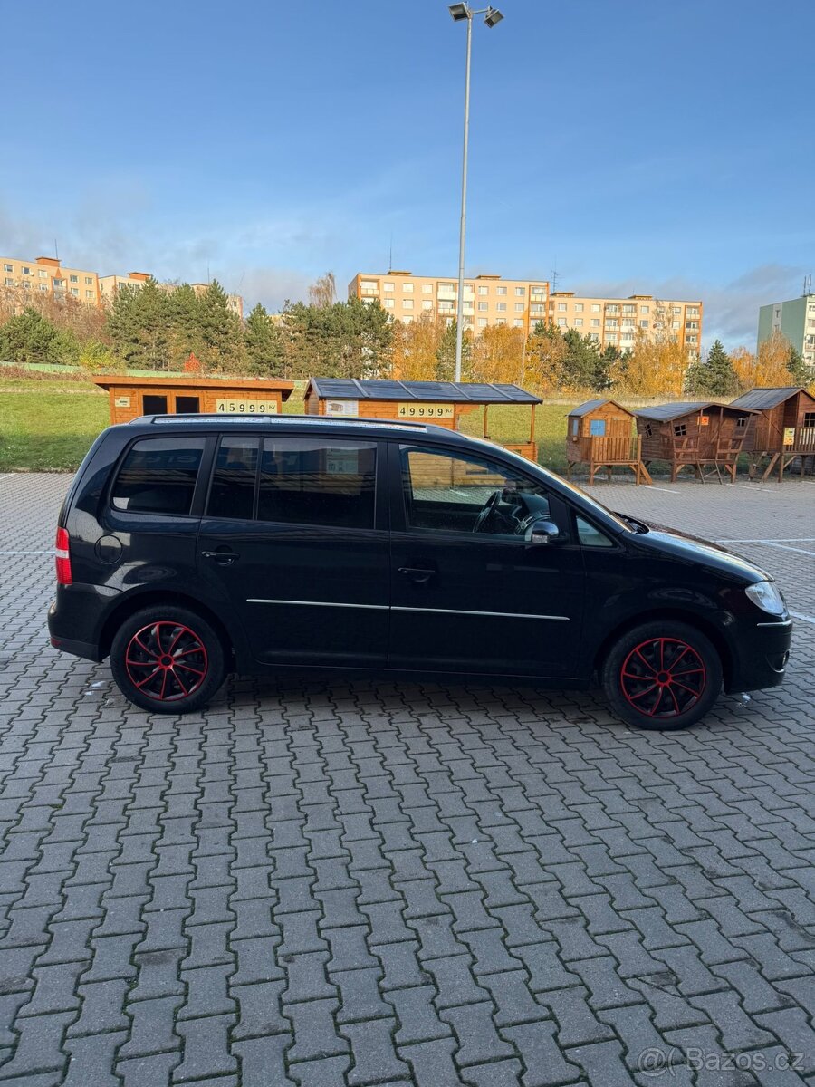 Volkswagen Touran 2.0 TDi FACELIFT MOŽNO NA SPLÁTKY - 4