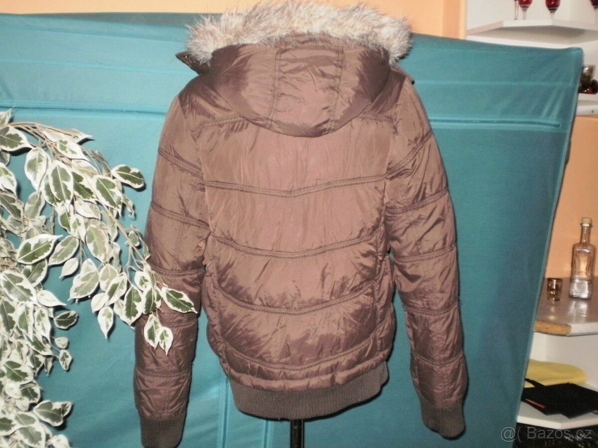 #zimni bunda# s kapucí# s kozesinou#prosivana - 4