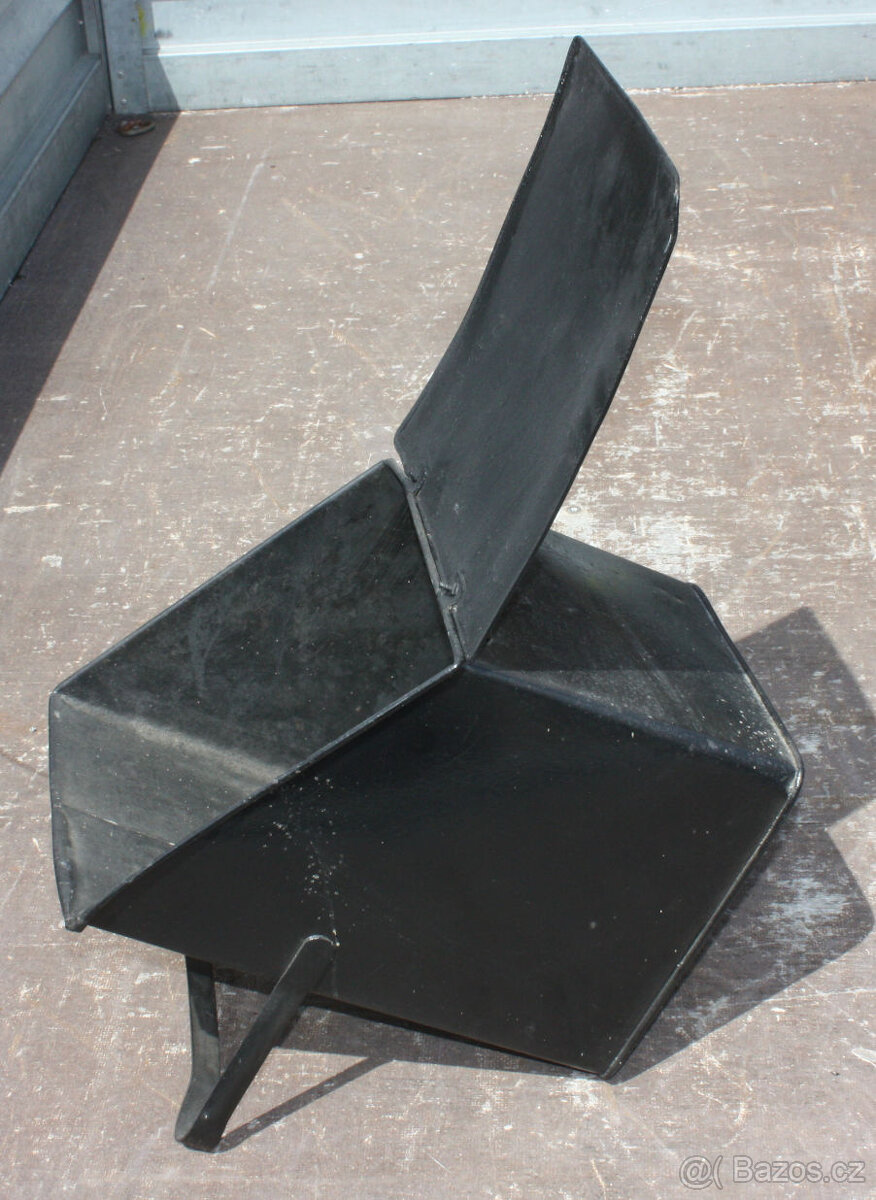 Uhlák na kolečkách + uhlák stojací. Cena za kus. - 4