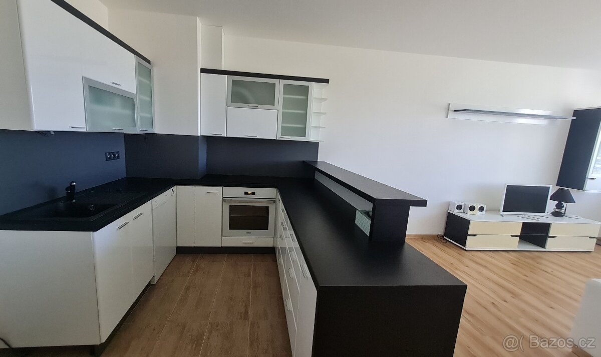 Pronájem bytu 3+kk • 77 m² bez RK - 4