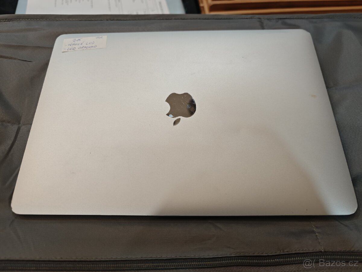 MacBook Pro 13" 2018 Touch Bar – prasklé LCD, plně funkční - 4
