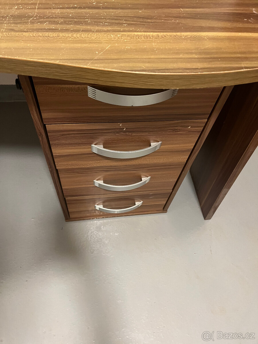 Stůl pro počítač - 4