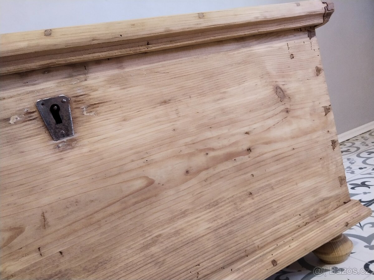 Stará truhla po renovaci - 4