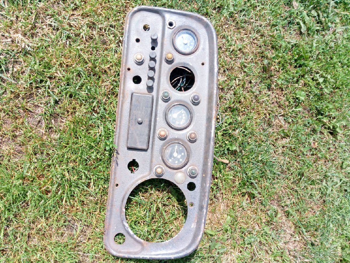 Škoda RTO 706 přístrojová deska. - 4