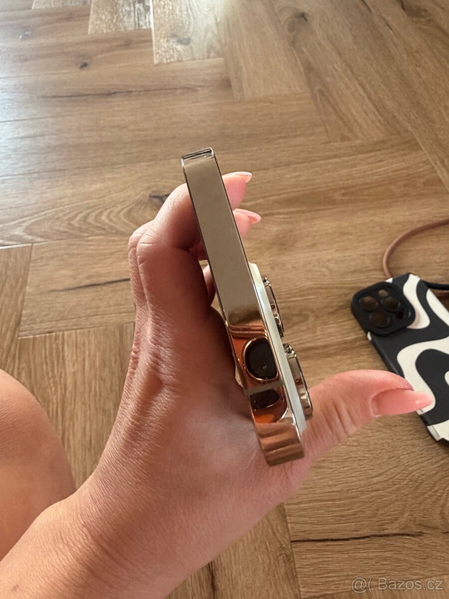 Apple iPhone 14 Pro, 256GB - 4