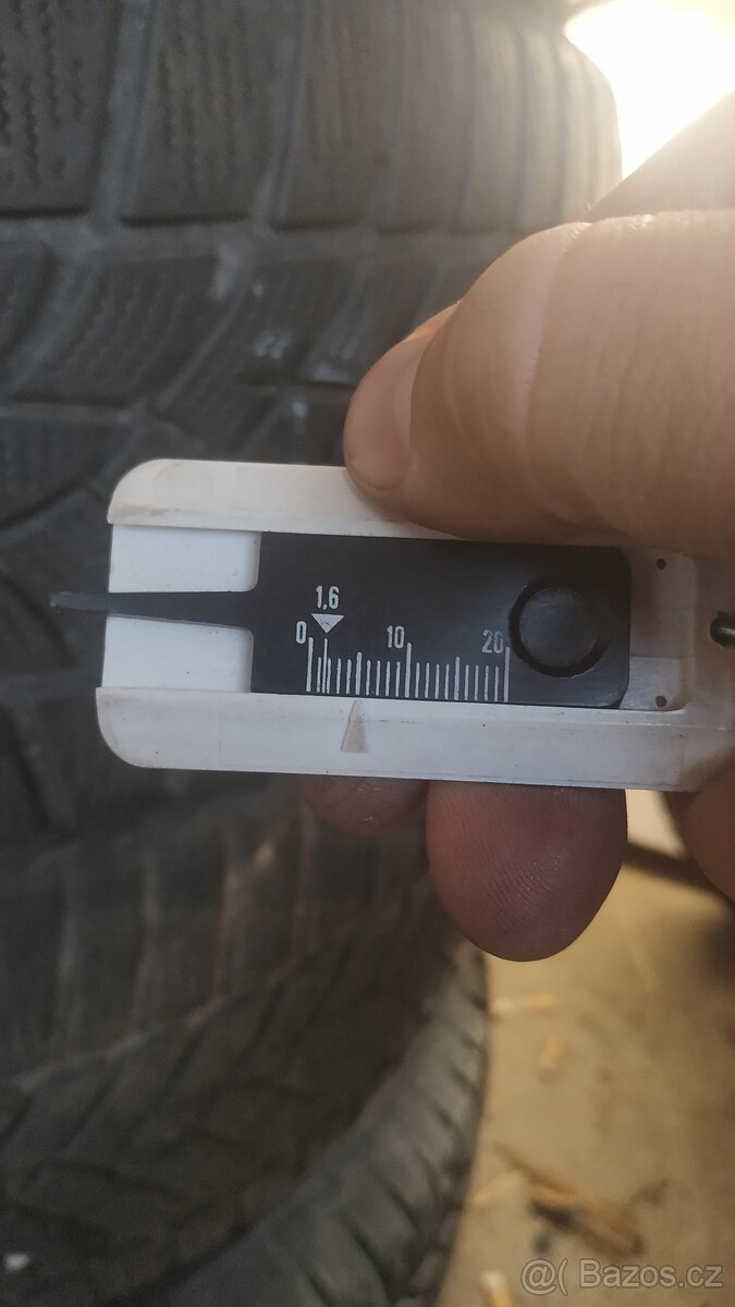 Zimní pneu 235/60/16 - 4