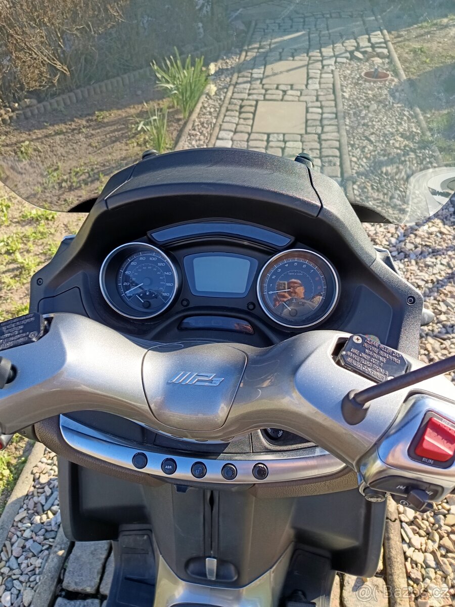 Piaggio MP3 - 4