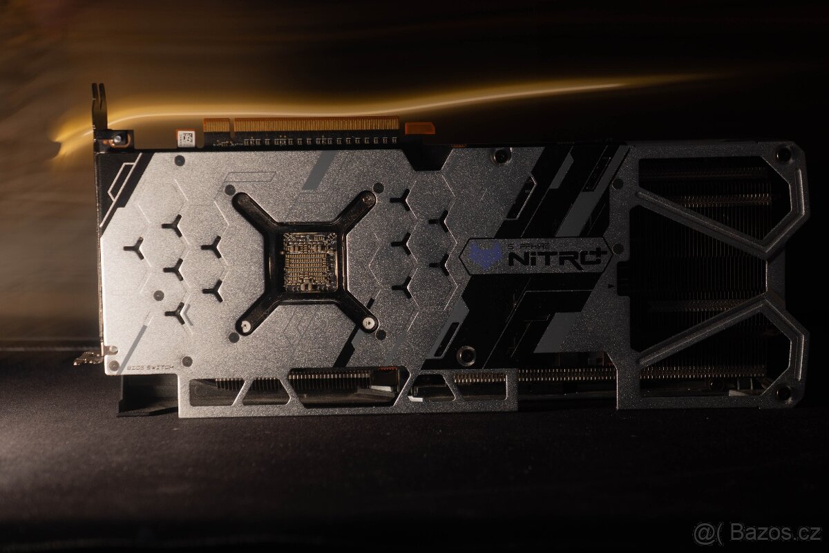 AMD RX 5700 XT Sapphire Edition - 4