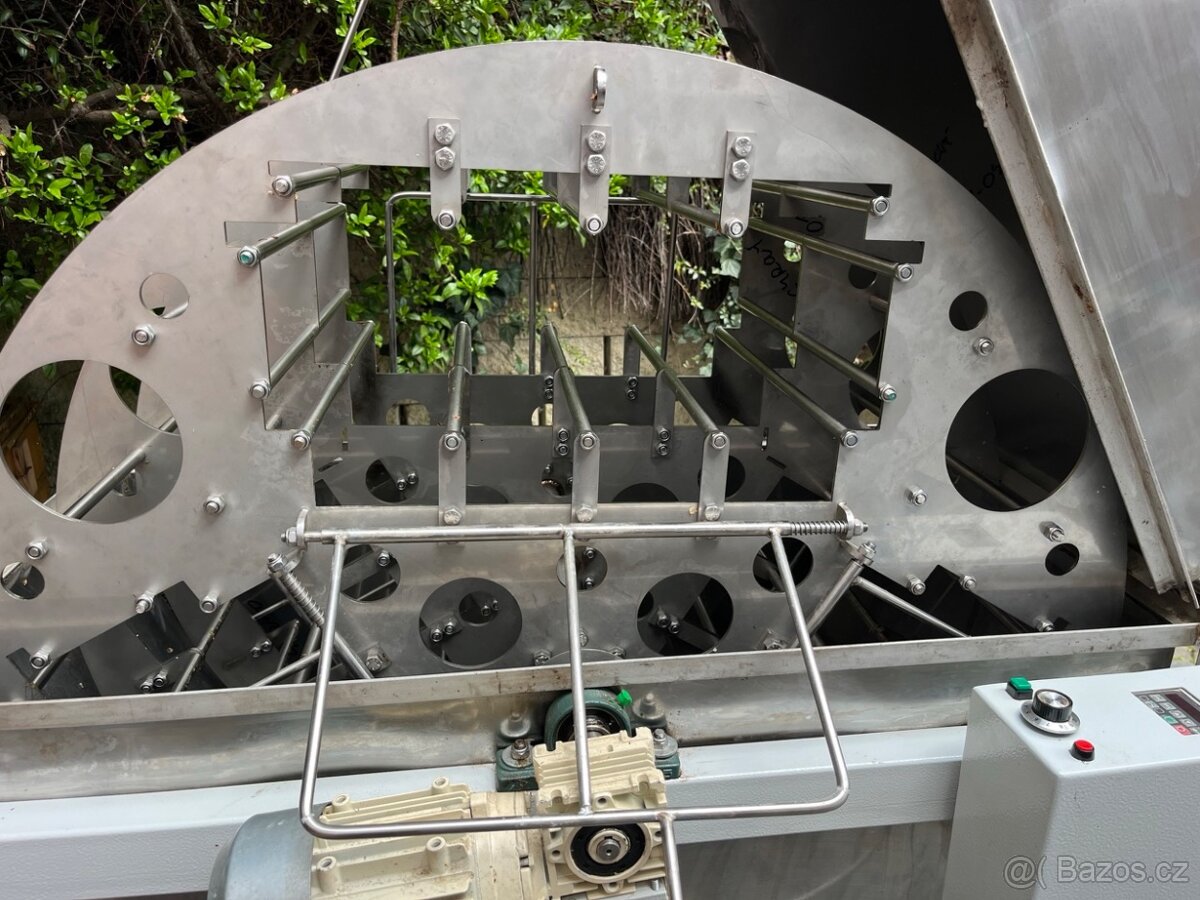 Včelařské potřeby - unikátní medomet paralerně – radiální. - 4