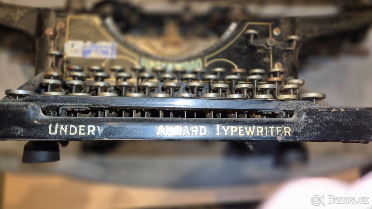 Psací stroj Underwood Standard - 4