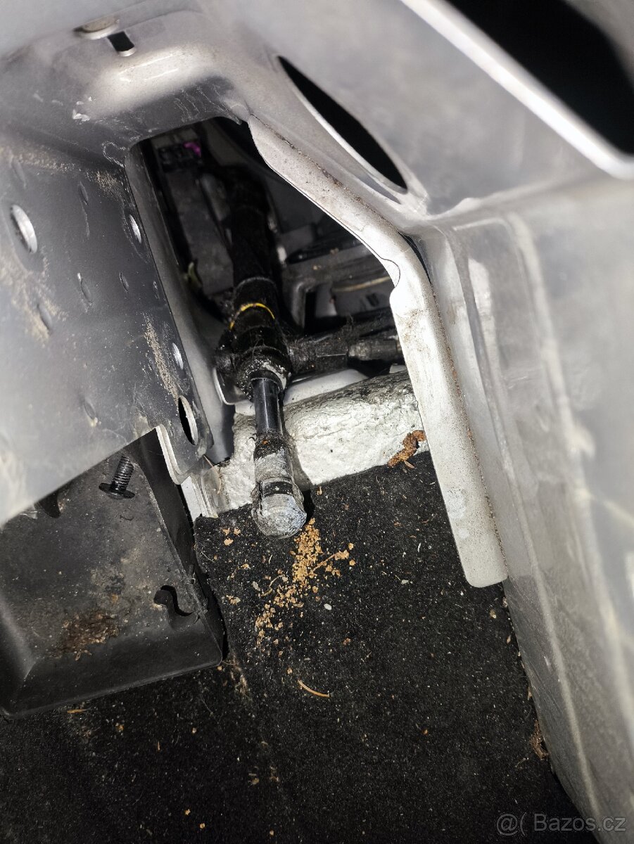 Hydraulika na stahovani strechy Audi TT - 4