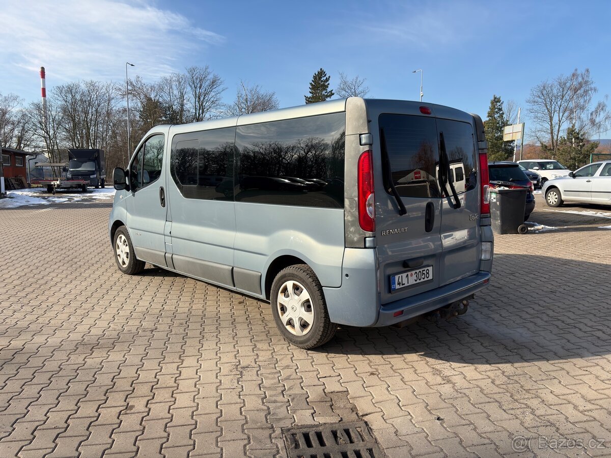 Renault Trafic 2.5 dCi, 9 míst, long - 4