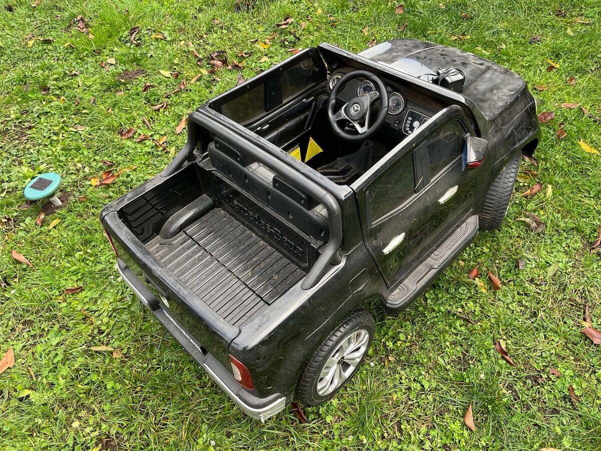 Čtyřkolka Mercedes pickup - 4