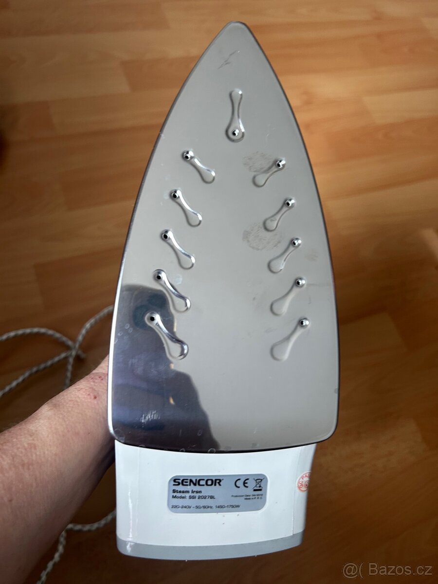 Žehlička napařovací Sencor - 4