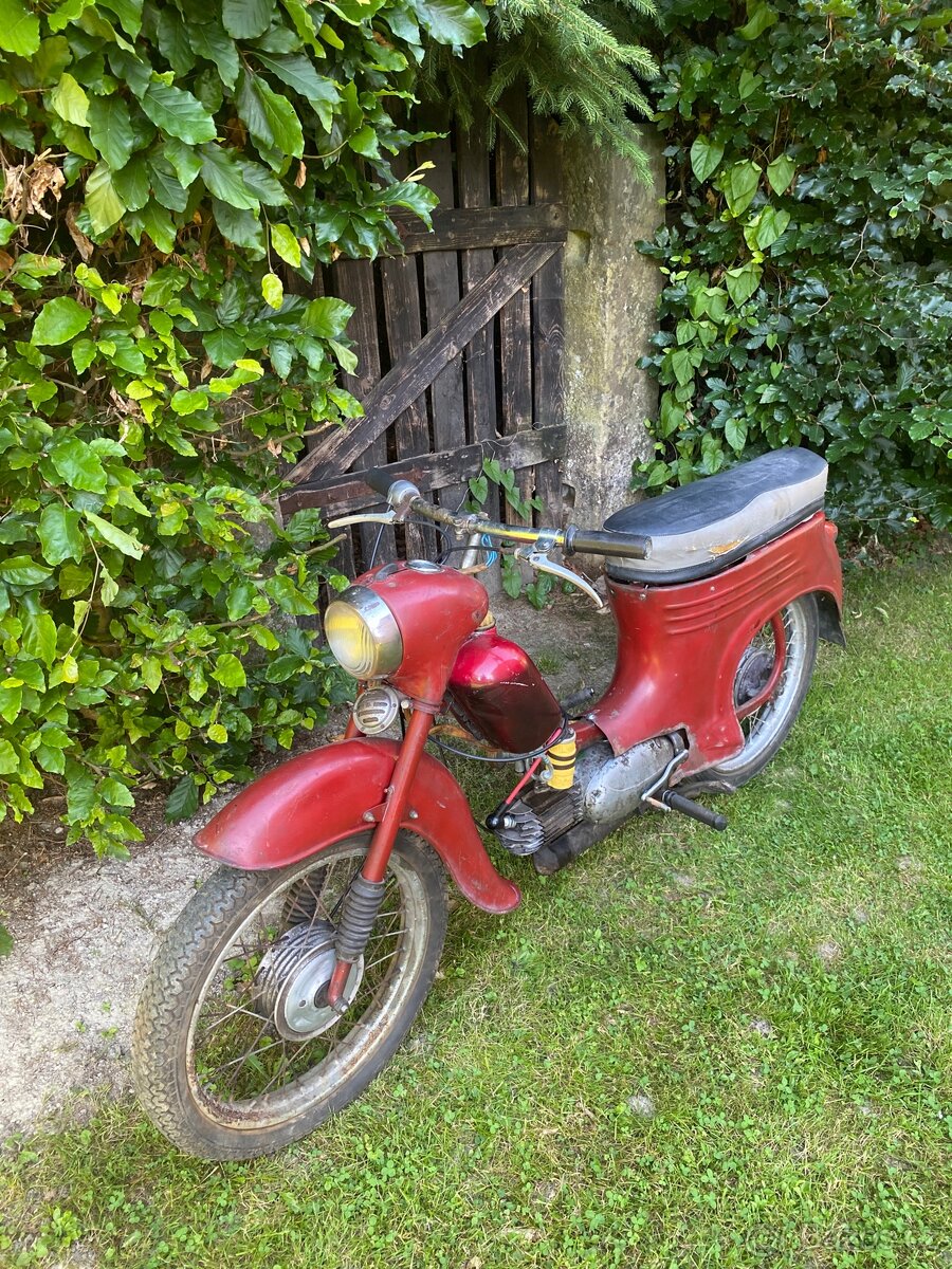 Jawa 555 - 4