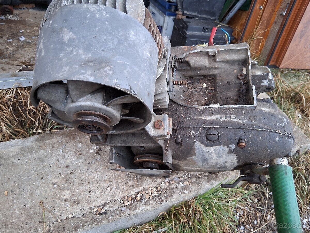 Motor Jawa cz 175 - 4