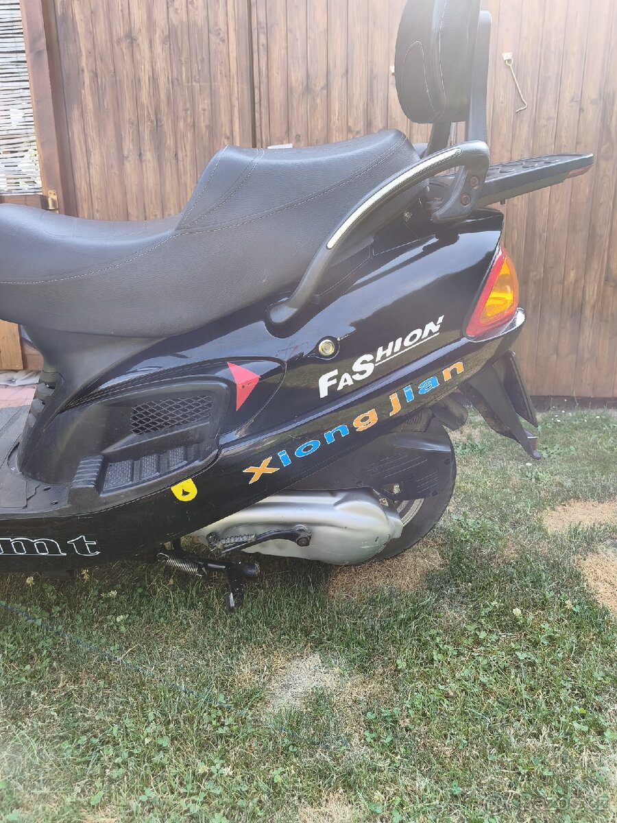 Skútr 150ccm - 4
