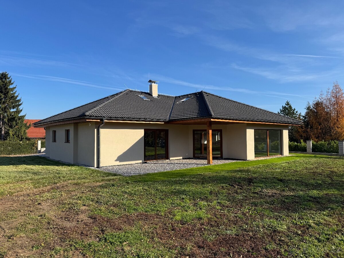 Pronájem novostavby rodinného domu 296 m2 - 4