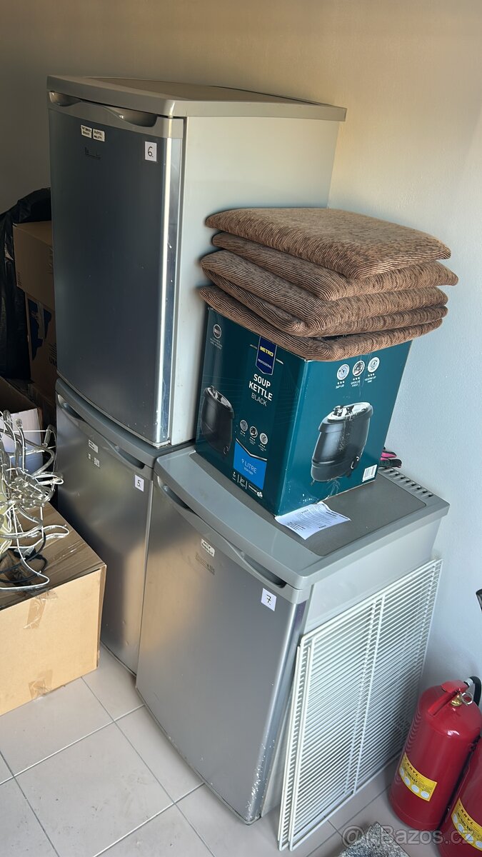 Garážový prodej nábytek a inventář do kavárny/gastra - 4