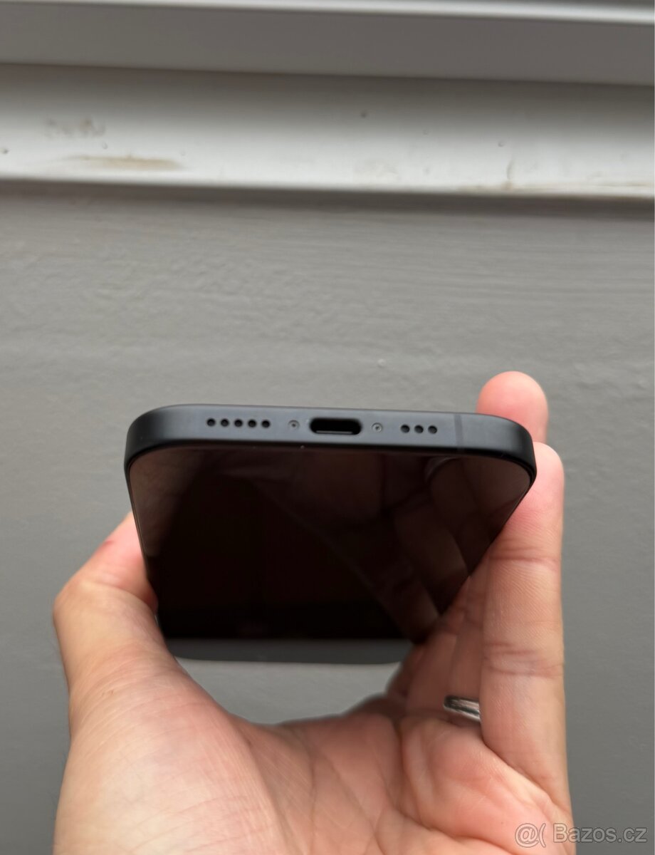 iPhone 16 128 GB černá - 4