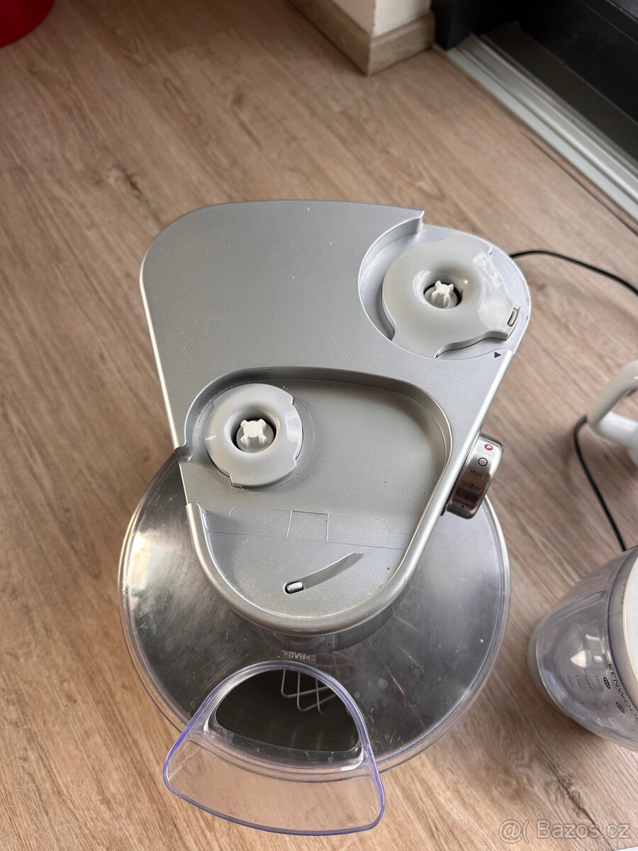Kuchyňský robot Kenwood KM266 - 4