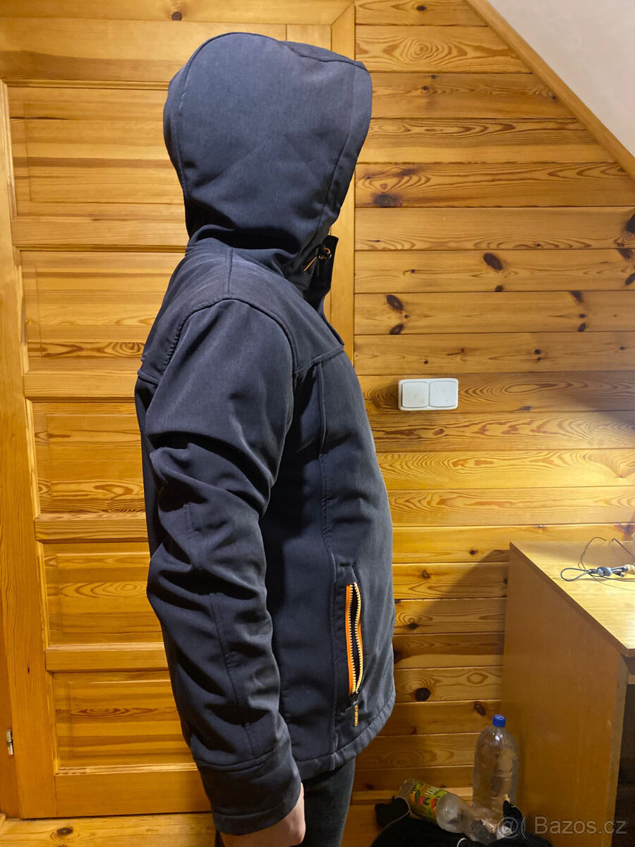 ZNAČKOVÁ SPORTOVNÍ SOFTSHELLOVÁ BUNDA Connected Apparel - 4