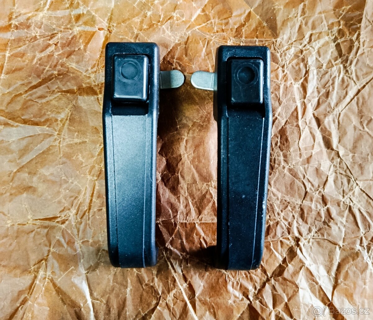 UAZ HUNTER - kliky dveří - 4