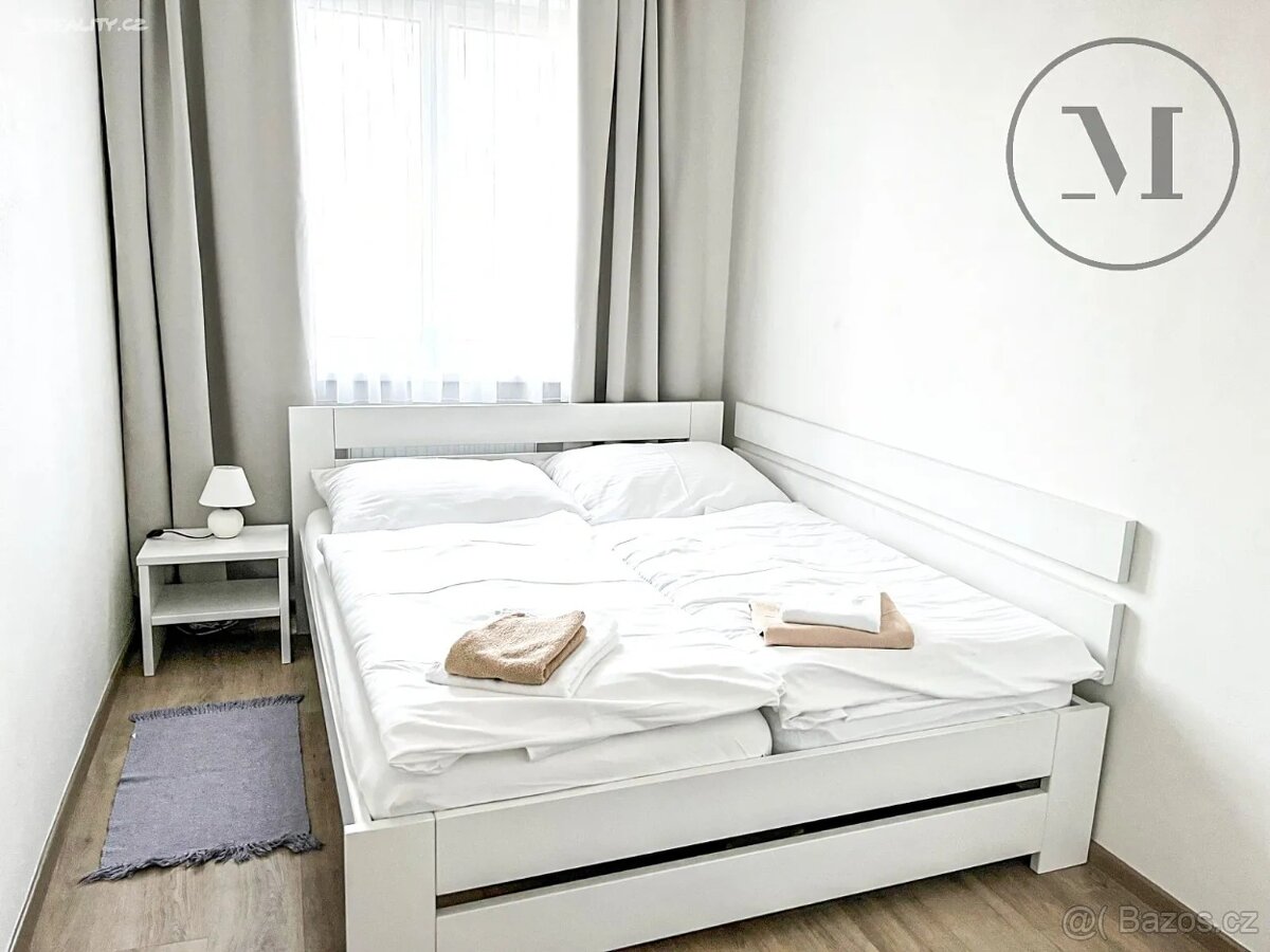 Pronájem bytu 2+kk - 4