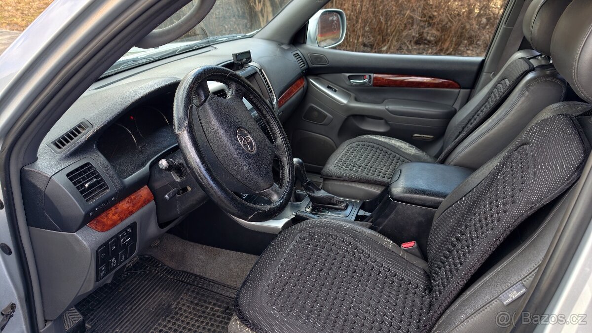 Toyota Land Cruiser 120 - 4