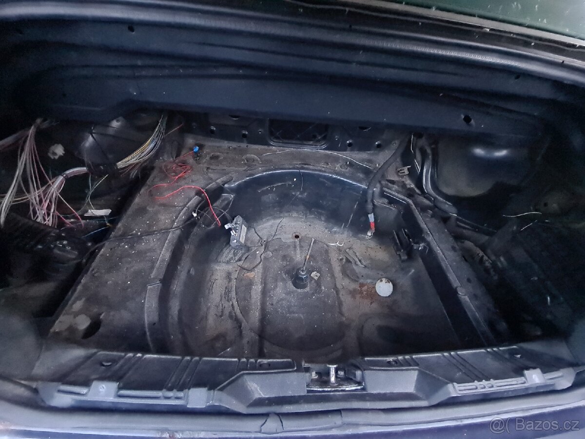 BMW E36 cabrio bez koroze 1.8 - 4